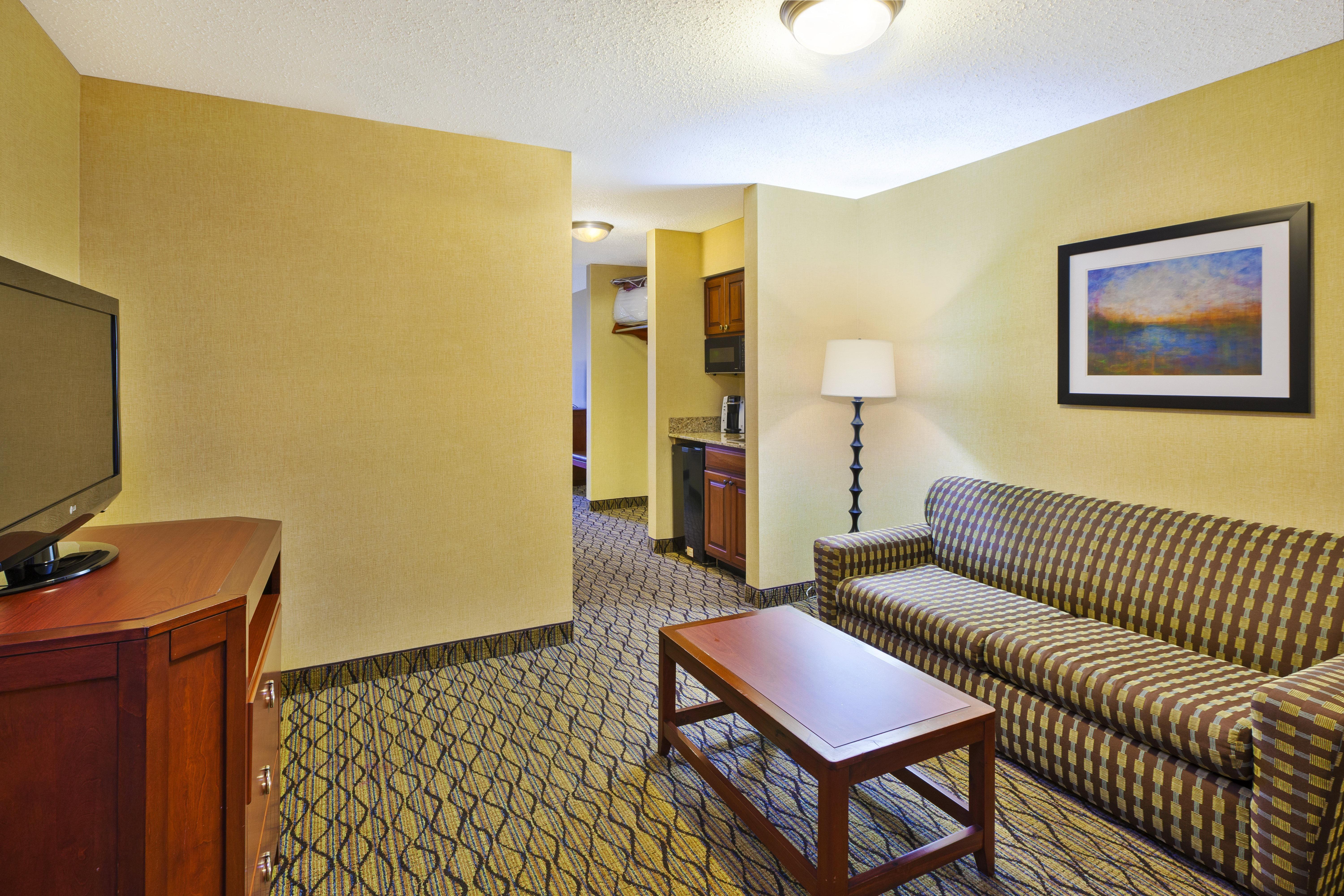 Holiday Inn Express Hotel & Suites - Belleville Area By Ihg Экстерьер фото