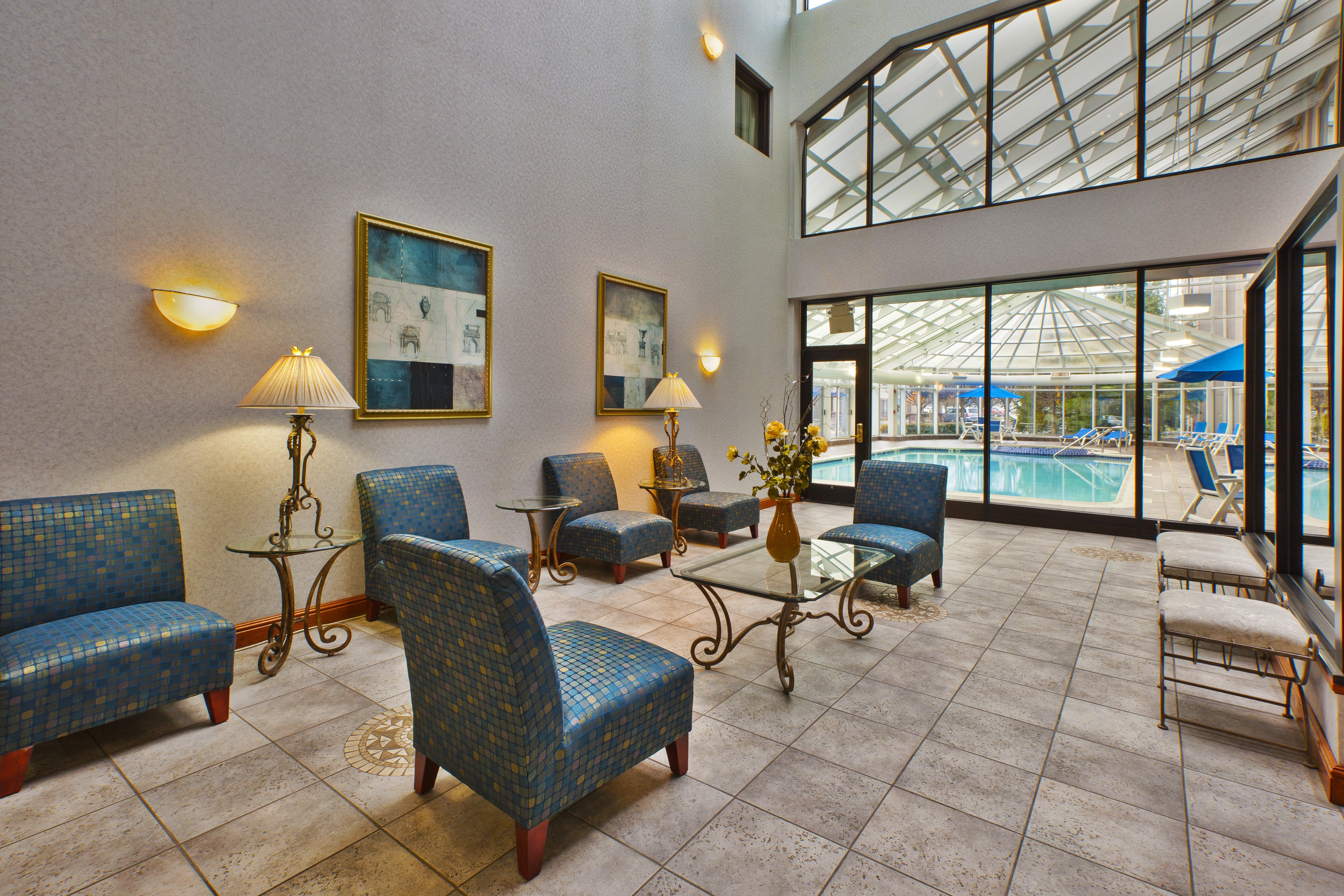 Holiday Inn Express Hotel & Suites - Belleville Area By Ihg Экстерьер фото
