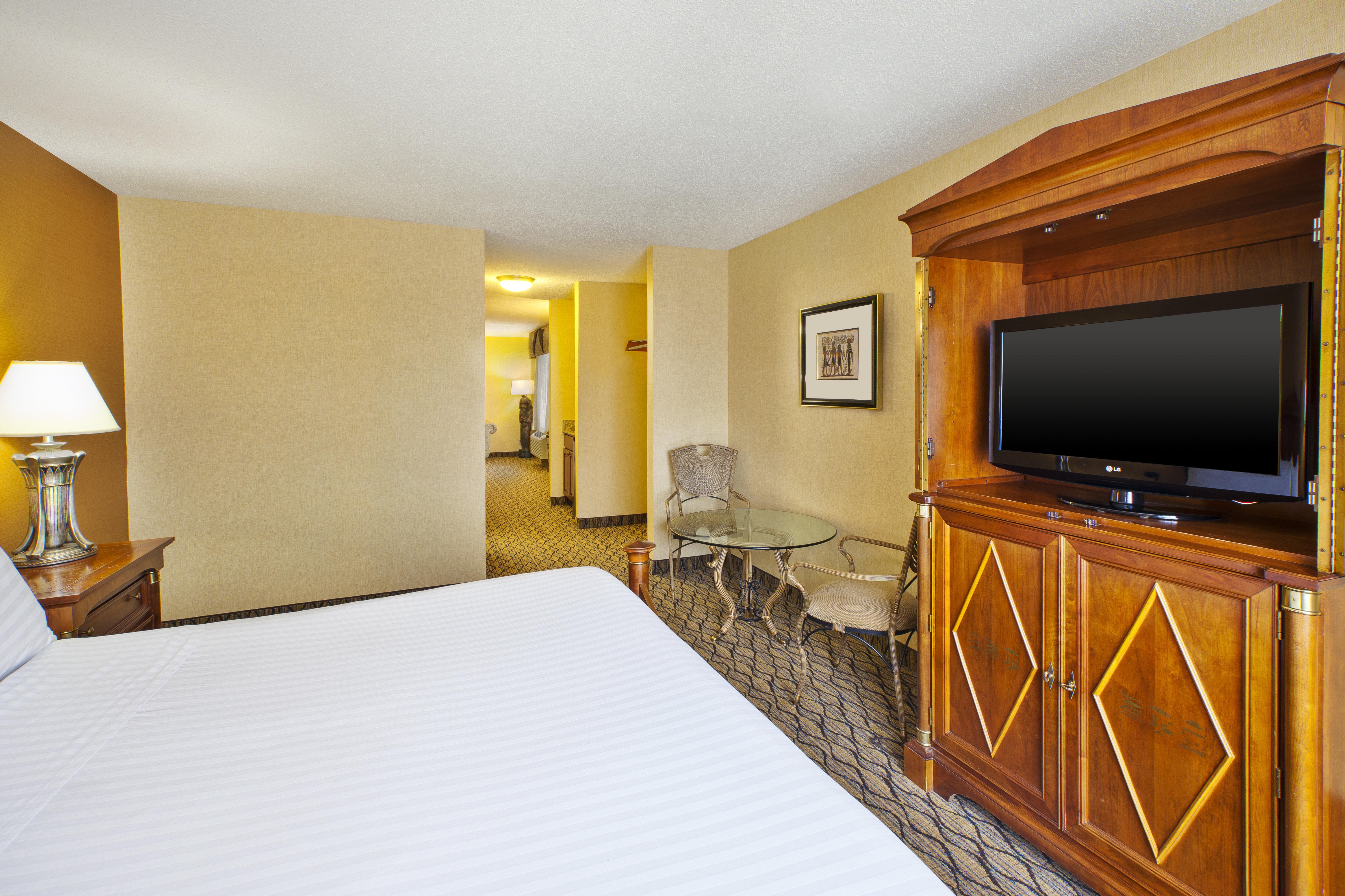 Holiday Inn Express Hotel & Suites - Belleville Area By Ihg Экстерьер фото