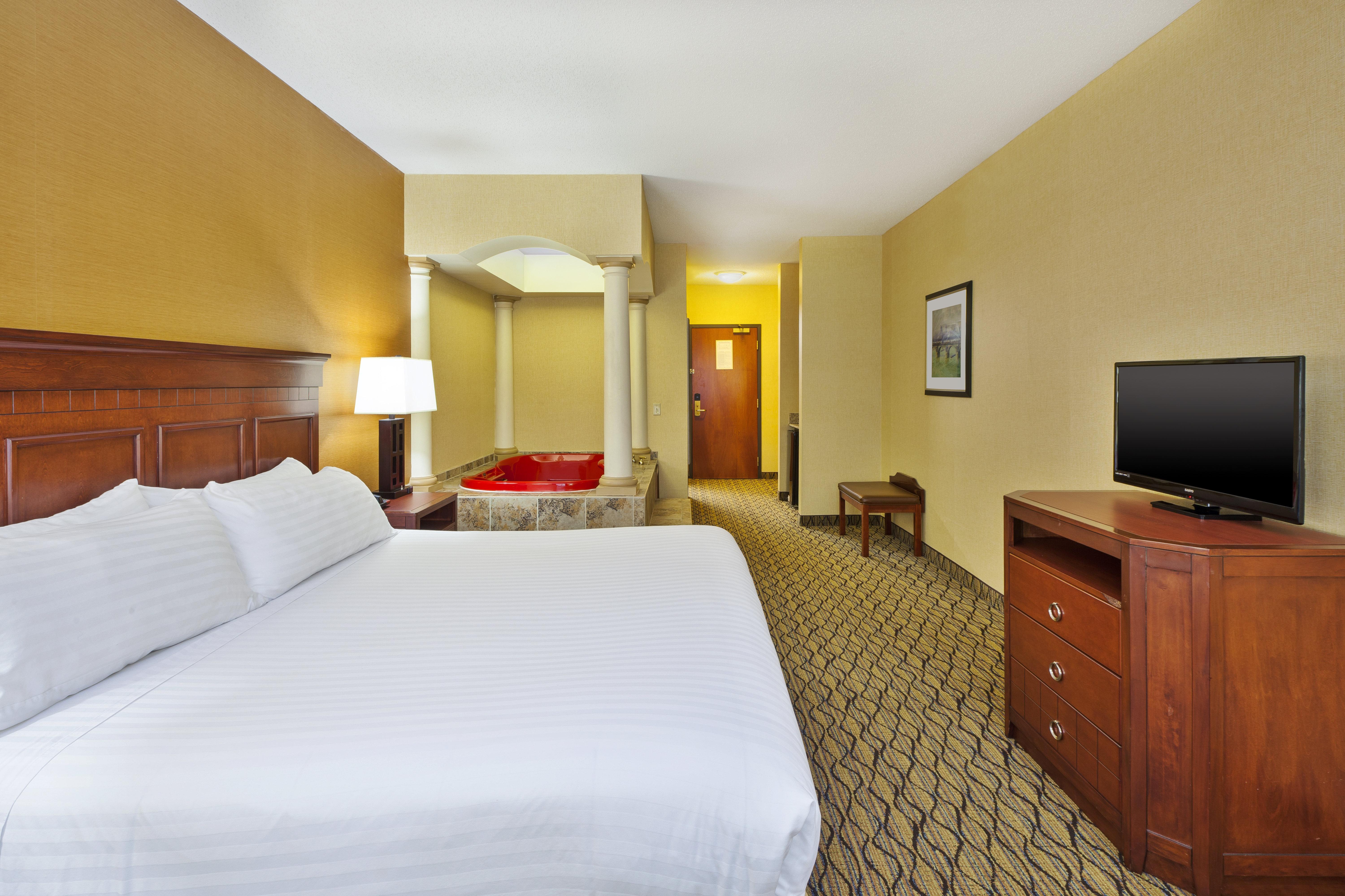 Holiday Inn Express Hotel & Suites - Belleville Area By Ihg Экстерьер фото