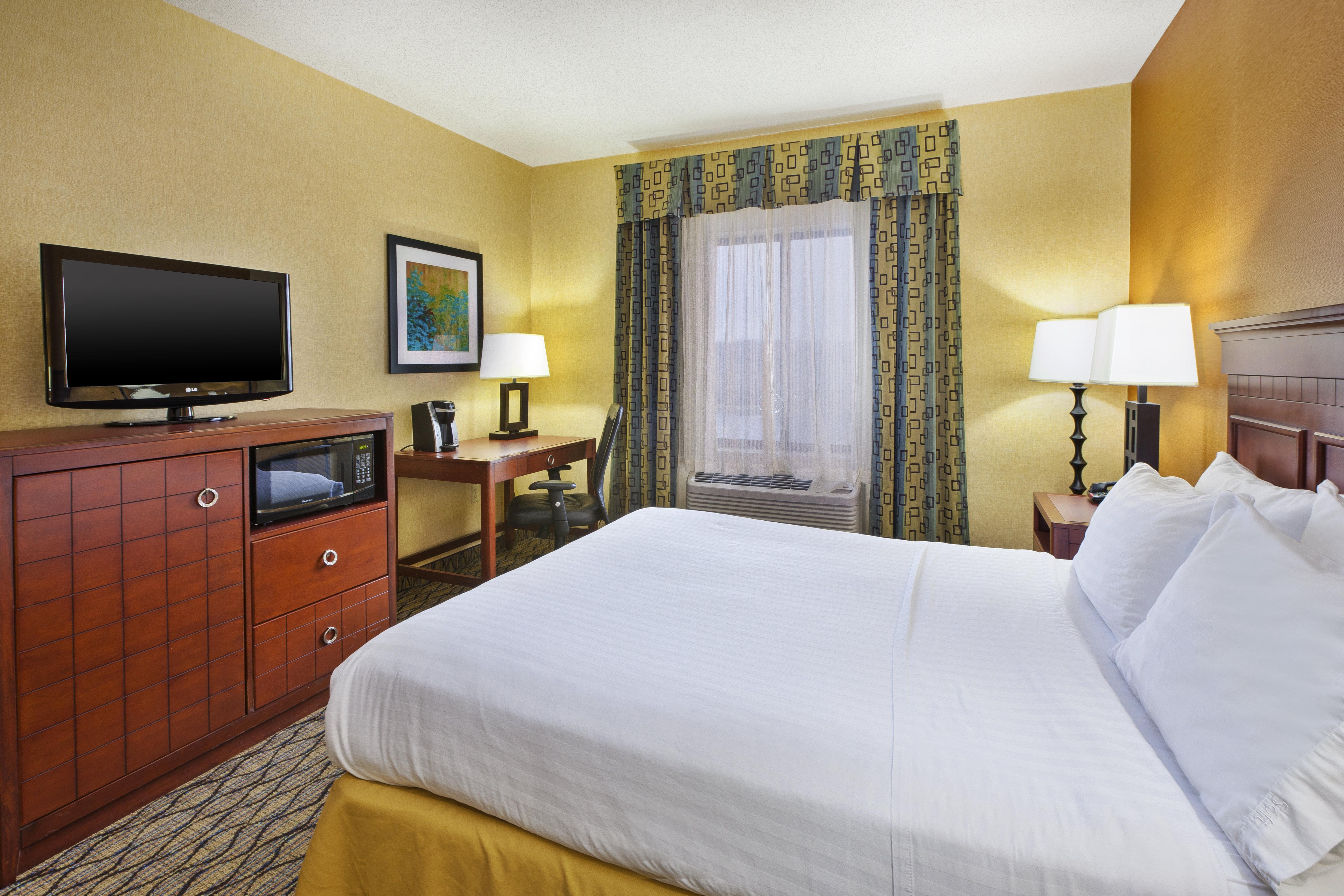 Holiday Inn Express Hotel & Suites - Belleville Area By Ihg Экстерьер фото
