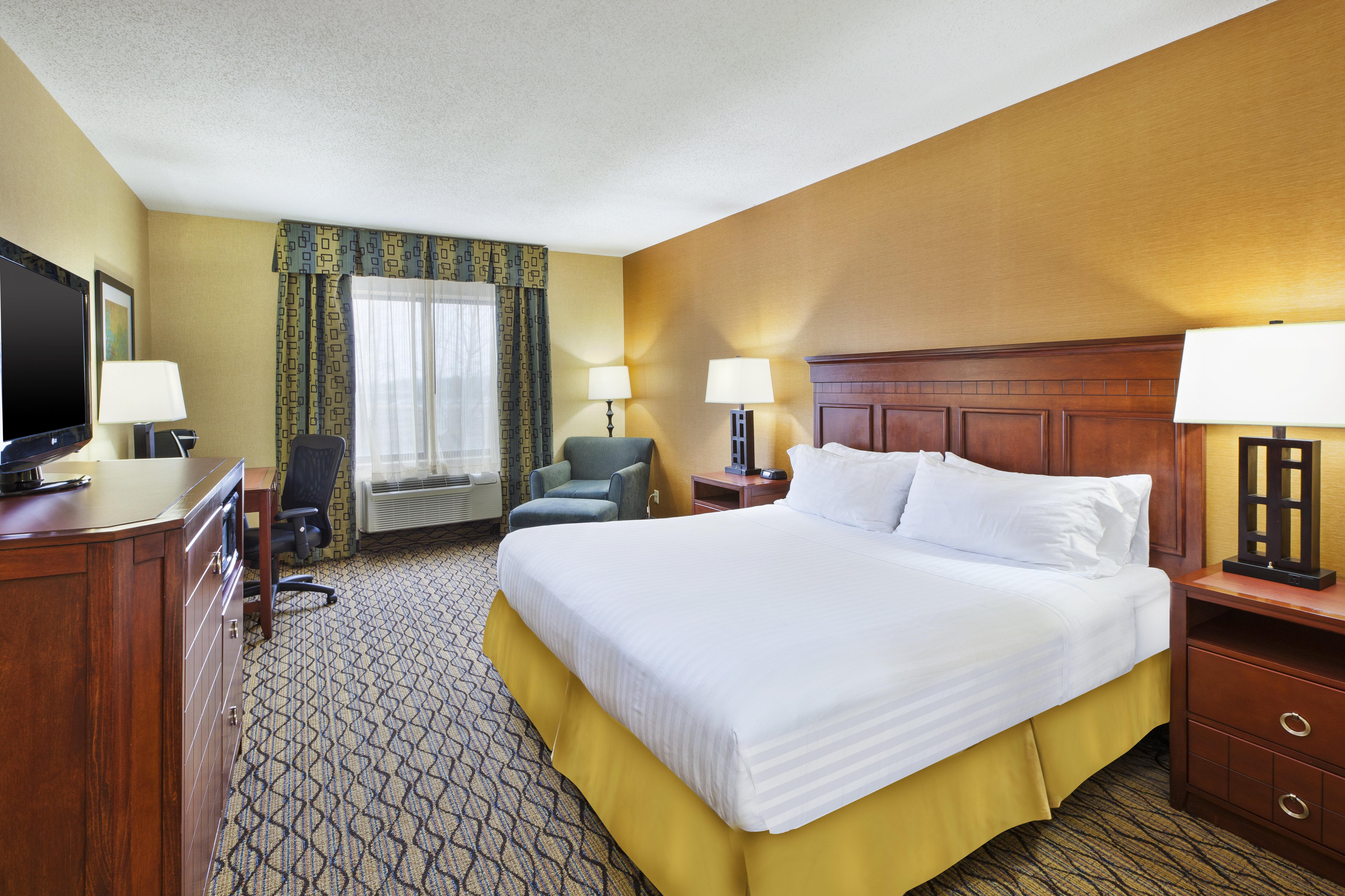 Holiday Inn Express Hotel & Suites - Belleville Area By Ihg Экстерьер фото