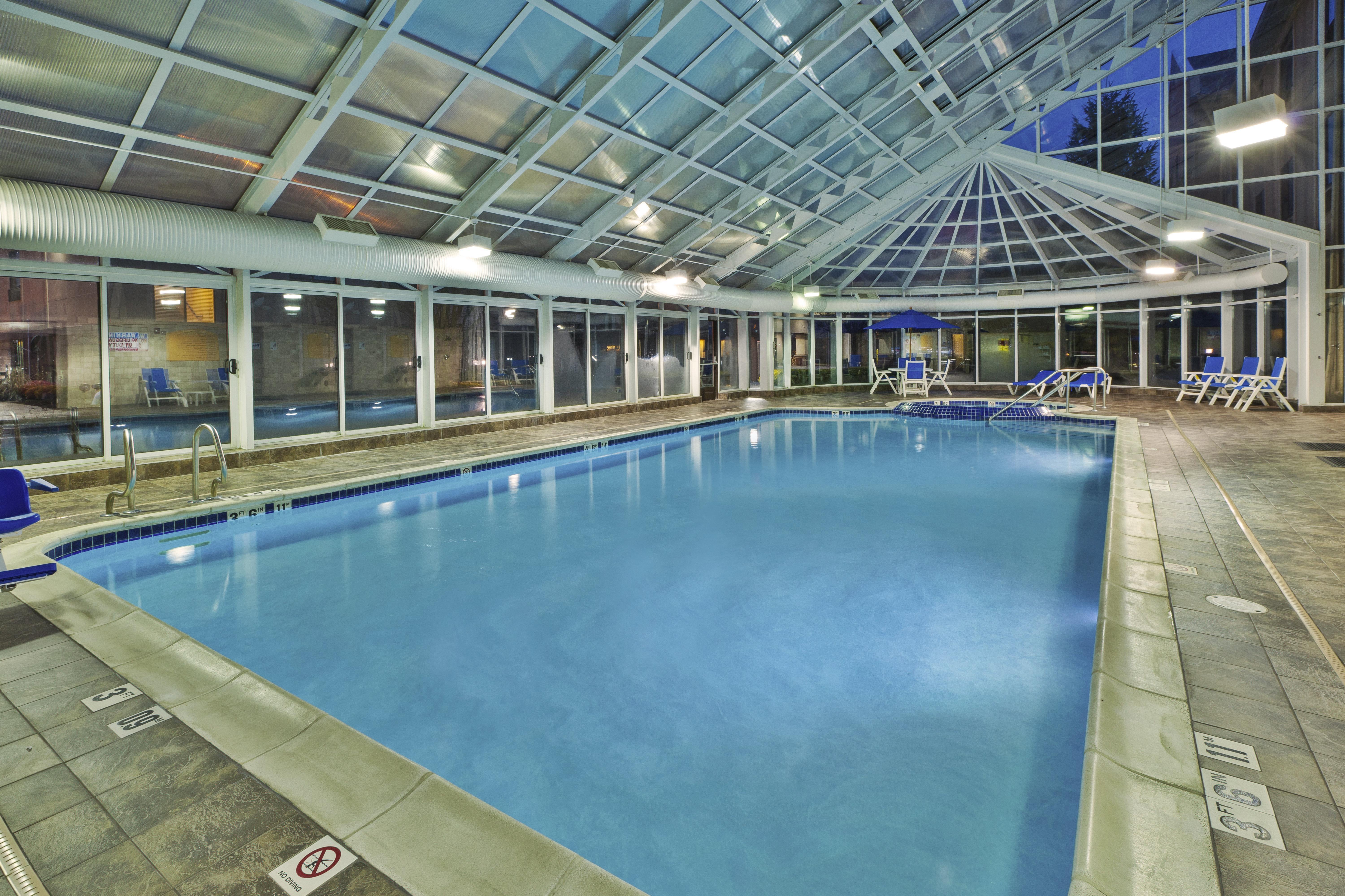 Holiday Inn Express Hotel & Suites - Belleville Area By Ihg Экстерьер фото