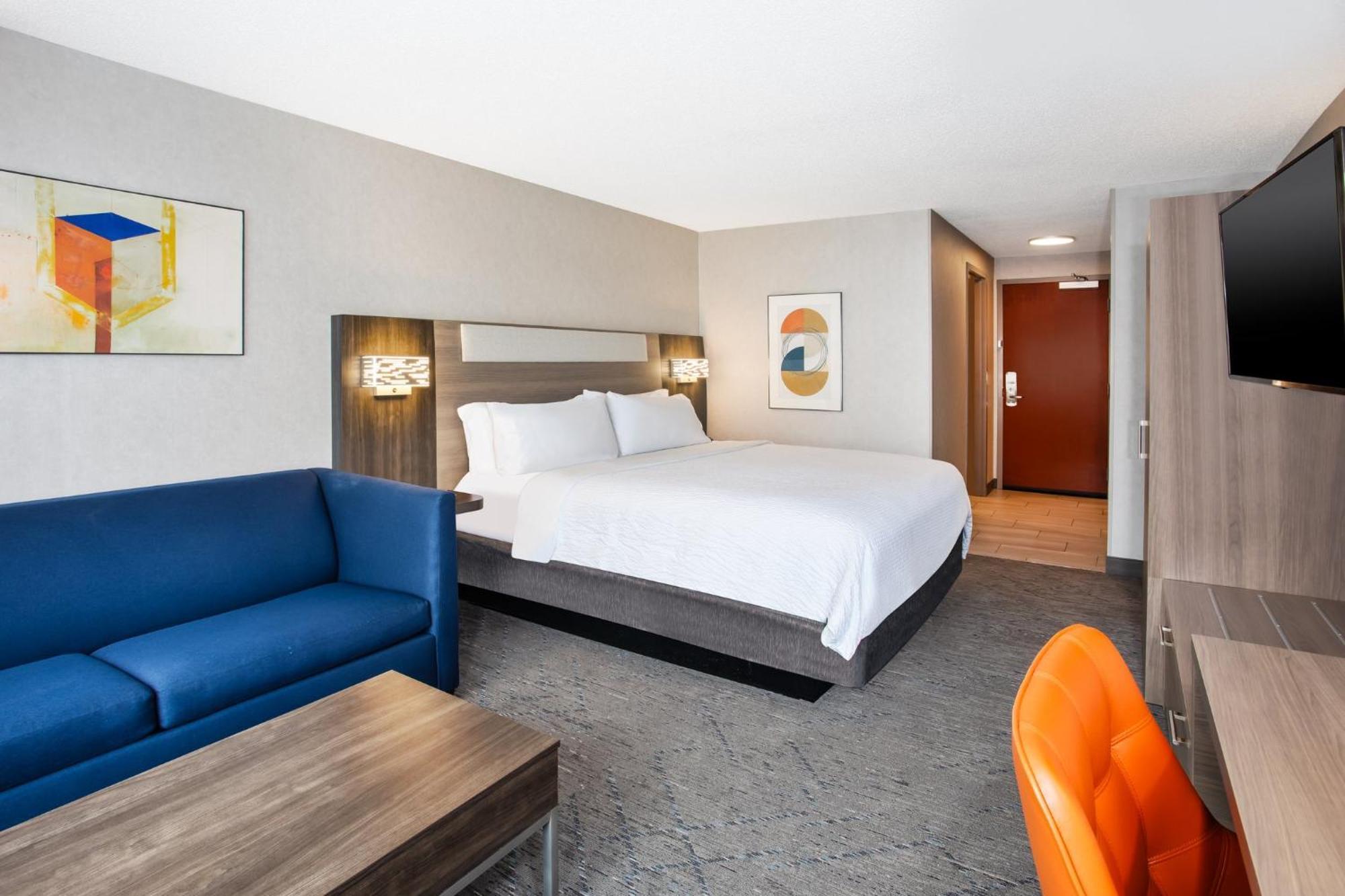Holiday Inn Express Hotel & Suites - Belleville Area By Ihg Экстерьер фото