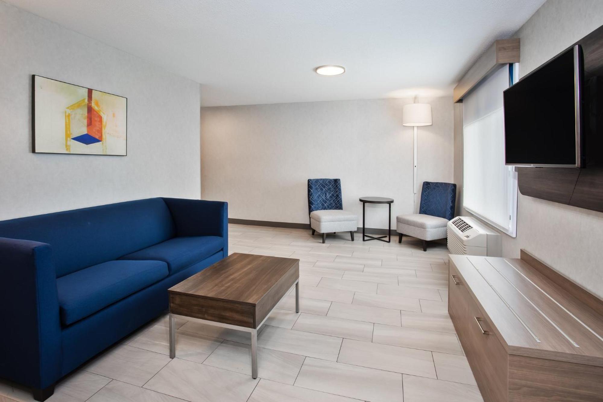 Holiday Inn Express Hotel & Suites - Belleville Area By Ihg Экстерьер фото