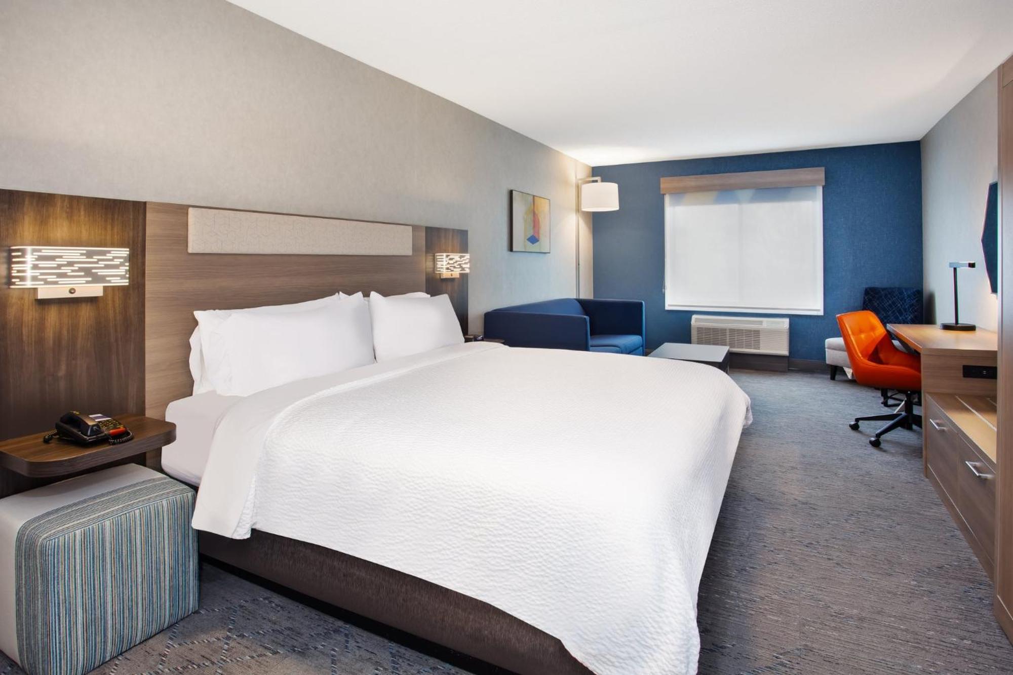 Holiday Inn Express Hotel & Suites - Belleville Area By Ihg Экстерьер фото