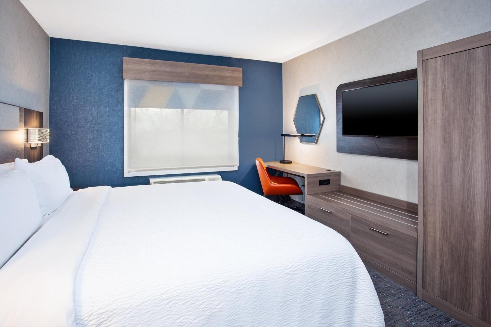 Holiday Inn Express Hotel & Suites - Belleville Area By Ihg Экстерьер фото