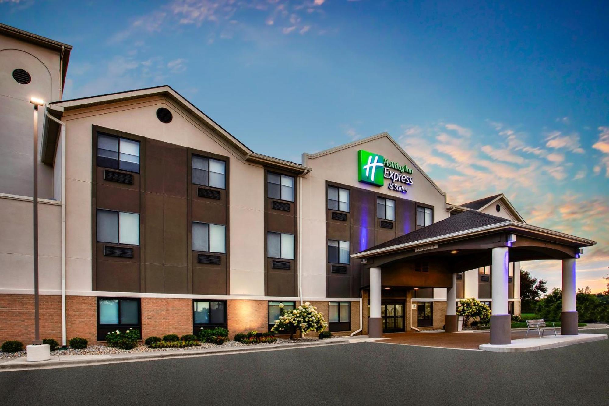 Holiday Inn Express Hotel & Suites - Belleville Area By Ihg Экстерьер фото