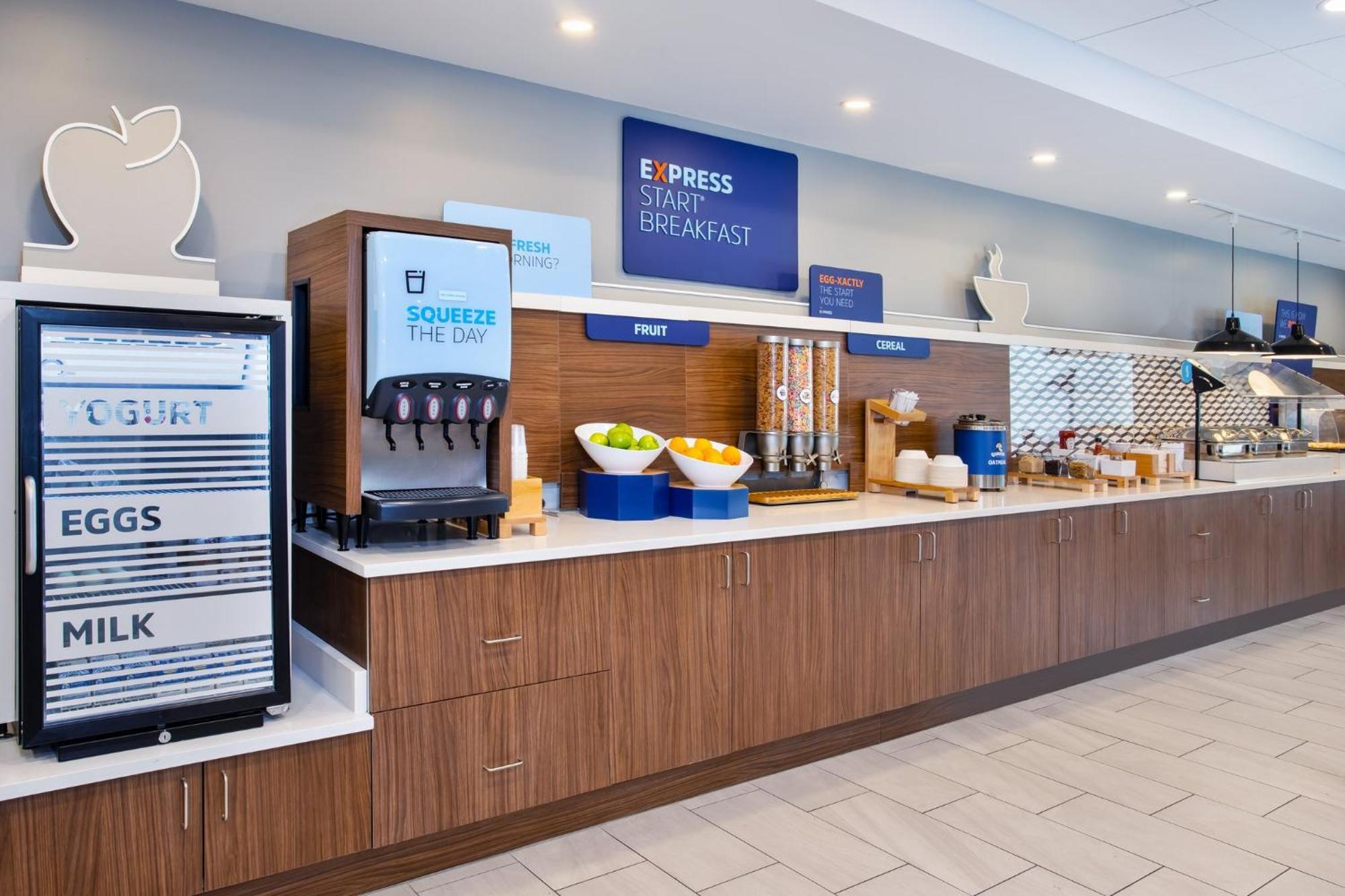 Holiday Inn Express Hotel & Suites - Belleville Area By Ihg Экстерьер фото