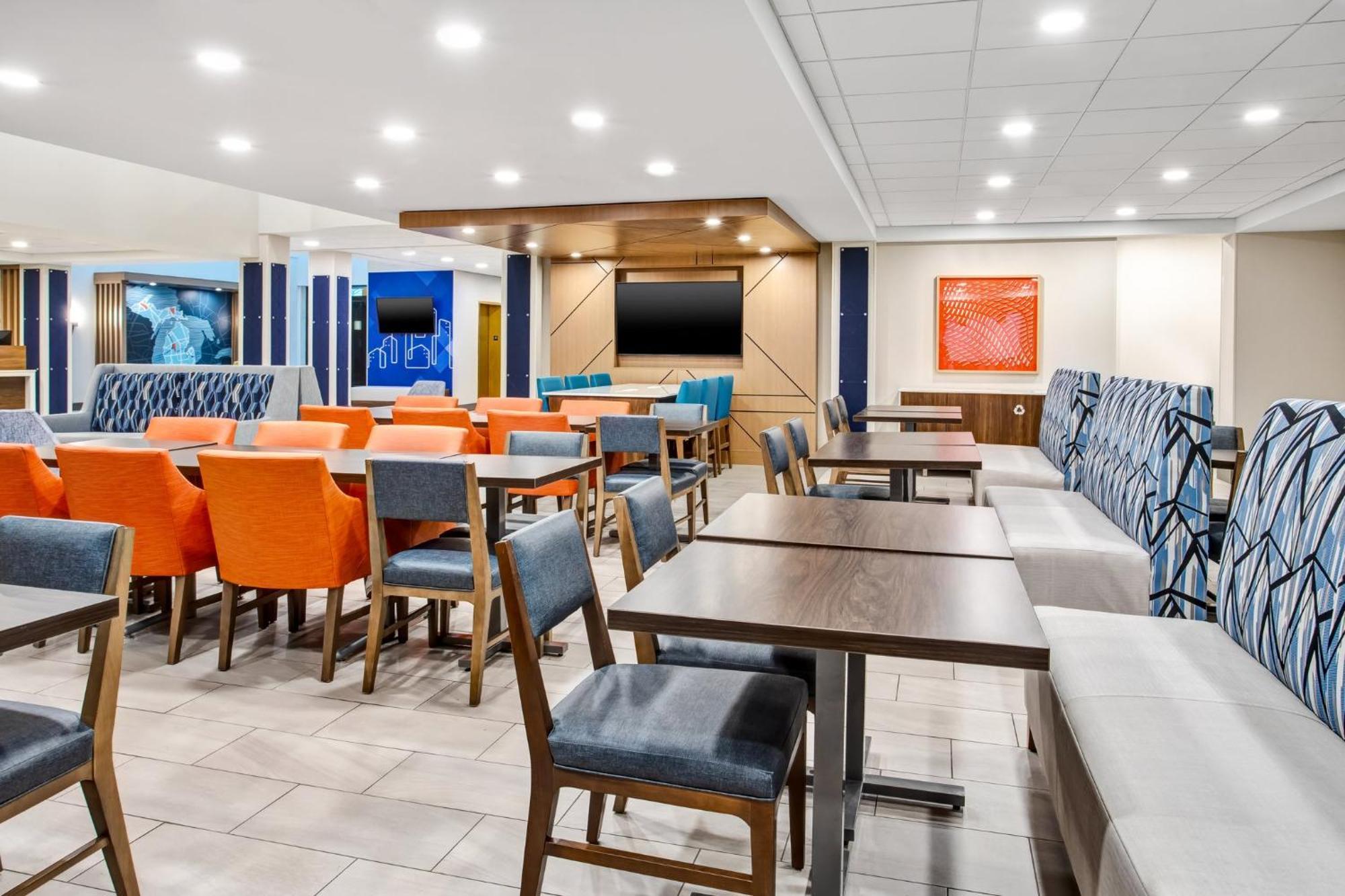Holiday Inn Express Hotel & Suites - Belleville Area By Ihg Экстерьер фото